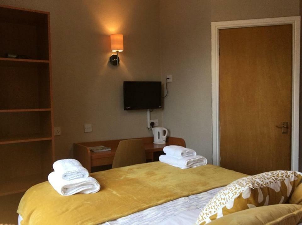 The Bear Inn Hodnet Εξωτερικό φωτογραφία